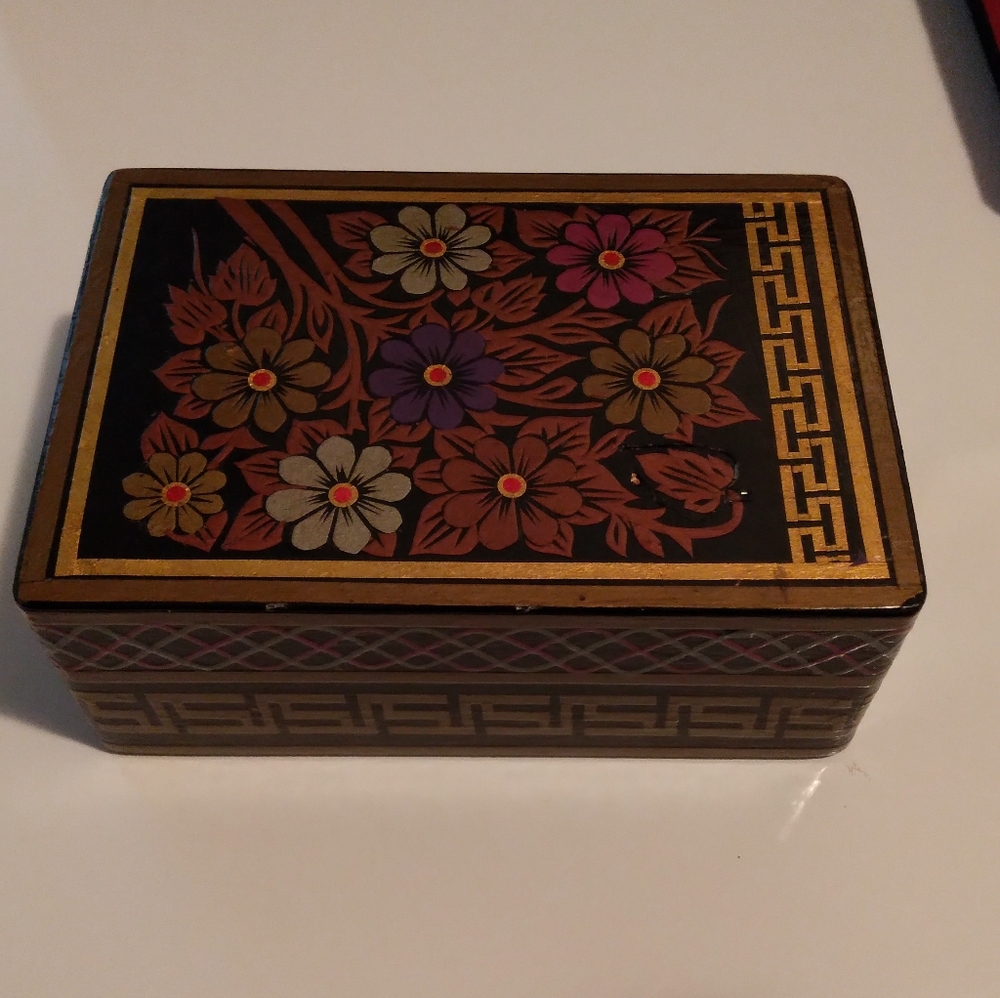 Puzzle Box Hidden Compartment Floral Leaves